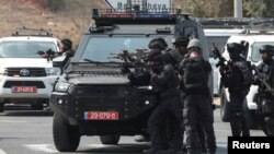 Forcat izraelite gjatë përleshjeve të armatosura me militantët e Hamasit që u infiltruan në Sderot, në jug të Izraelit. 8 tetor 2023.