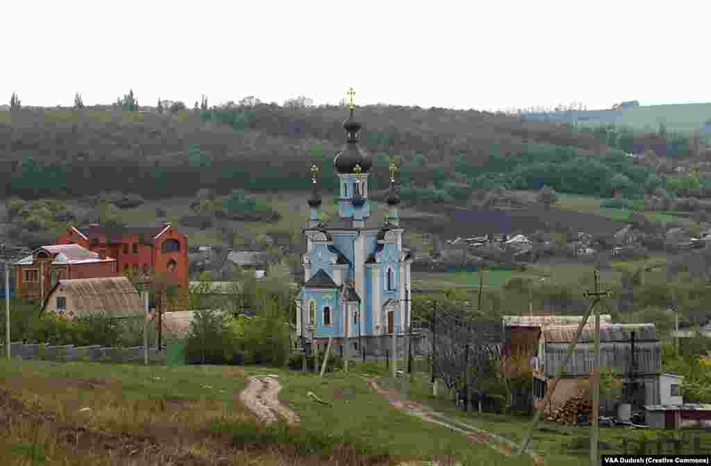 Pravoslavna crkva u selu Bogorodične, Donjecka oblast, snimljena 2009. godine. &nbsp;