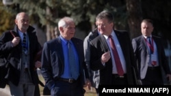 Високиот претставник на ЕУ за надворешна политика и безбедност Жозеп Борел и претставник на Европската унија за дијалог меѓу Косово и Србија, Мирослав Лајчак.