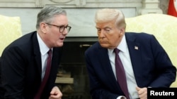 Keir Starmer i Donald Trump u Bijeloj kući, Washington, SAD, 27. februara 2025.