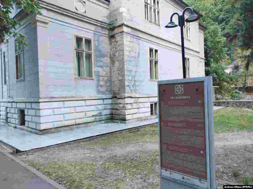 În Vila Elisabeta, situată în apropierea Băilor Imperiale, a fost cazată de câte ori venea la tratament Împărăteasa Sisi de la Viena.&nbsp;