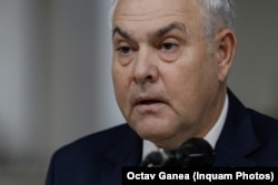Angel Tîlvăr, ministrul Apărării