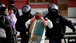 Арест по време на протест в Москва на 13 март