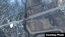 Noi fotografii din satelit arată distrugeri în Mariupol și în suburbii ale Kievului 