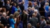 Președintele Volodimir Zelenski le-a vorbit congresmanilor despre legăturile puternice dintre Statele Unite și Ucraina, într-o vizită considerată istorică în Statele Unite.