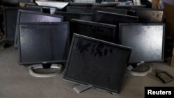 Hrvatska je jedna od tri najodgovornije države Europske unije po postotku sakupljenog EE - električnog i elektronskog otpada (kompjuterski ekrani su dio elektroničkog otpada, ilustrativna fotografija)