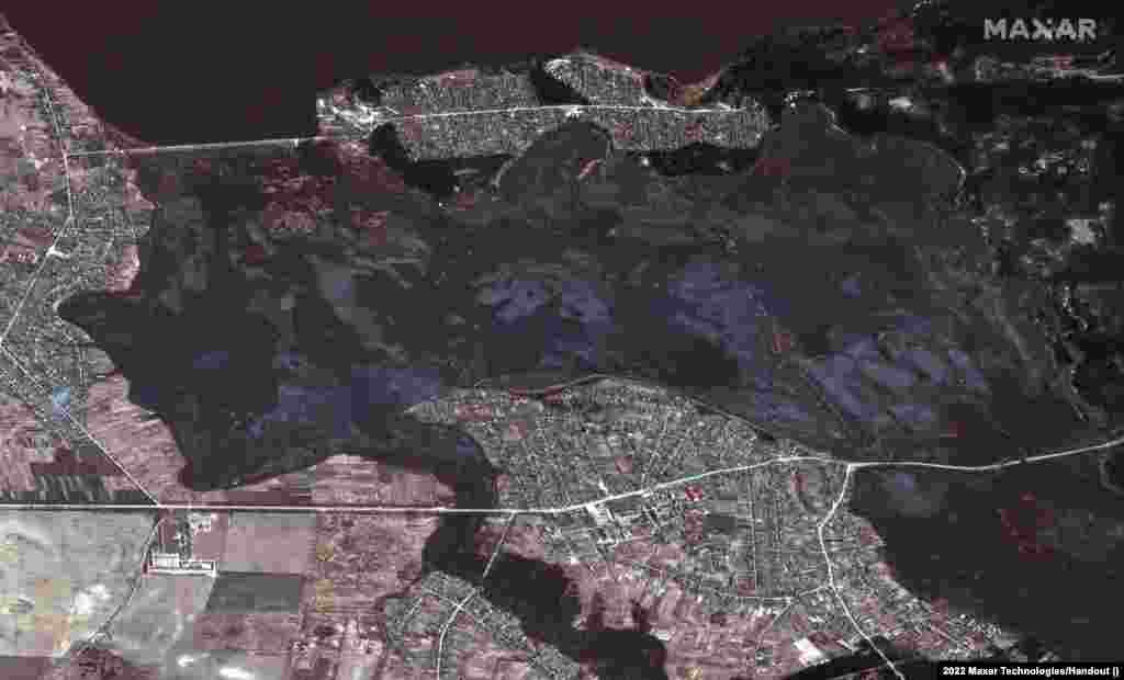 Poplavljena polja oko grada Kozaroviči na rijeci Dnjepar sjeverno od glavnog grada Ukrajine, Kijeva.