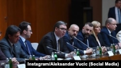 Presidenti i Serbisë, Aleksandar Vuçiq, gjatë takimit me serbët e Kosovës më 22 mars.