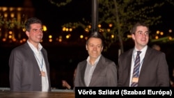 Balról jobbra: Gyürk András, Habony Árpád és Kocsis Máté 2014. április 6-án, a választások éjszakáján a Fidesz eredményváróján a Bálnánál