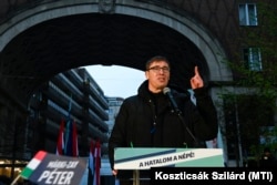 Karácsony Gergely beszédet mond az Egységben Magyarországért kampányzáró rendezvényén Budapesten, a Madách téren 2022. április 2-án