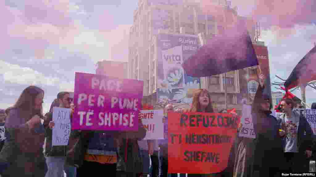 Protestuesit kërkuan barazi për gratë të cilat janë të papuna. 