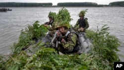 Militari români la manevrele americano-române Saber Guardian 17, Bordușani, Ialomița, 16 iulie 2017.