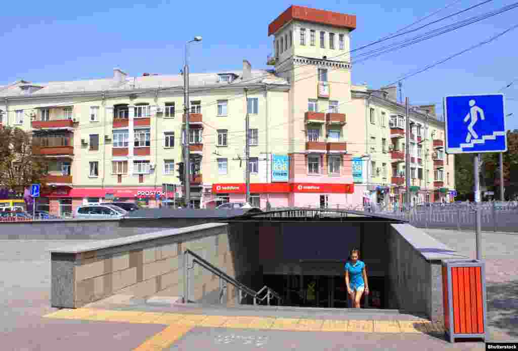 Središte Mariupolja, grada u Donjeckoj regiji koji je nekada bio dom za oko 420.000 ljudi, snimljeno 2019.