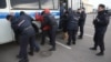 Под предлогом борьбы с нелегальными мигрантами власти России взялись и за своих граждан