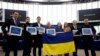 Украинци - доброволци, борци за граждански свободи и служители на спешната помощ, получиха наградата