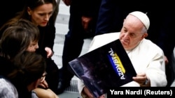 Papa Françesku.