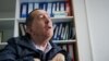  Faruk Kukaj nga Prishtina, një person që përdor karrocën për të lëvizur, ka fituar një padi kundër Komunës së Prishtinës, nga e cila pretendon se është diskriminuar. 