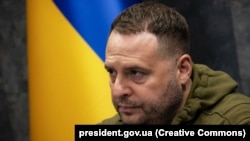 шефот на претседателскиот кабинет Андриј Јермак.