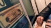 Низкая процентная ставка пока что позволяет давать деньги населению. Однако скоро все может закончиться