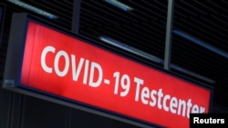 Një qendër e testimit për koronavirus në Dyzeldorf të Gjermanisë.