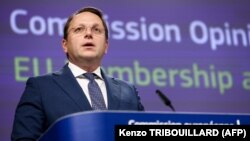 Várhelyi Olivér (Brüsszel, 2022. június 17.)