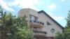 Casa deputatului Ștefan Ion are o suprafață de peste 500 de mp și a fost construită în județul Vrancea începând cu 1999. Cea mai mare casă a unui parlamentar aparține unui senator PSD din Suceava. Imagine cu imobilul deținut de Ștefan Ion, deputat Forța Dreptei, ex-PNL.