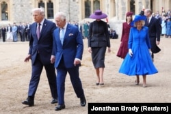 Доналд Трамп, кралот Чарлс III, кралицата Камила, Меланија Трамп, принцезата Кејт и принцот Вилијам во замокот Виндзор, во Виндзор, Англија, во среда, 17 септември 2025 година