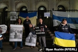 Участници в протест в подкрепа на Александър Стоцки пред Съдебната палата в София на 13 октомври