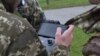 Ushtarët ukrainas duke u trajnuar për operimin e dronëve në shkollën Kurk. 22 shtator 2022.
