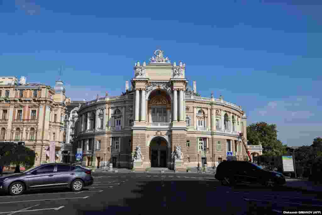 Construit în 1887, Teatrul Național Academic de Operă și Balet din Odesa este cel mai vechi teatru al orașului și unul dintre reperele sale cele mai recunoscute.