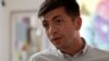 Mircea Popa, cunoscut ca Mircea Bravo, face clipuri video distribuite pe internet de aproape zece ani, iar recent a devenit personaj central într-un lungmetraj.