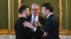 Ukrajinski predsednik Volodimir Zelenski, britanski premijer Kir Starmer i francuski predsednik Emanuel Makron tokom samita u Londonu, 2. mart 2025.