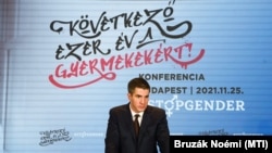 Kocsis Máté, a Fidesz frakcióvezetője beszédet mond a Következő ezer év a gyermekekért! című konferencián Budapesten 2021. november 25-én