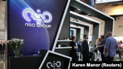 Az NSO Group standja egy nemzetközi védelmi ipari kiállításon Tel-Avivban 2019. június 4-én