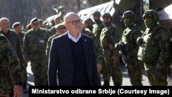 Српскиот министер за одбрана Милош Вучевиќ