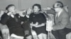 55 лет назад в эфир Радио Свобода вышла первая передача. На фото композитор Вернон Дюк (Владимир Дукельский) дает интервью Виктории Семеновой и Михаилу Корякову