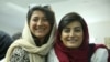 نیلوفر حامدی (چپ) و الهه محمدی، از جمله روزنامه‌نگاران بازداشتی