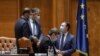 Marcel Ciolacu și Florin Cîțu se pregătesc să monteze o guvernare între PSD și PNL, după ce un an de zile s-au acuzat și s-au rostit cuvinte grele. Imagine din Parlament cu președintele PNL, (dreapta), președintele PSD (centru) și senatorul PSD Robert Cazanciuc. (stânga)