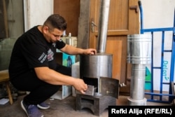 Kerim Pervizaj thotë se asnjëherë nuk do të mund të kompensojë prindërit e tij për pagesën e shkollimit për të.