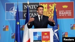 Macron na konferenciji za novinare na samitu NATO-a u Španiji, juni 2022.
