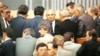 Delegații celui de-al 26-lea Congres al Partidului Comunist al Uniunii Sovietice (PCUS), printre care și Petru Lucinschi, în jurul secretarului general al Comitetului Central al partidului, Mihail Gorbaciov
