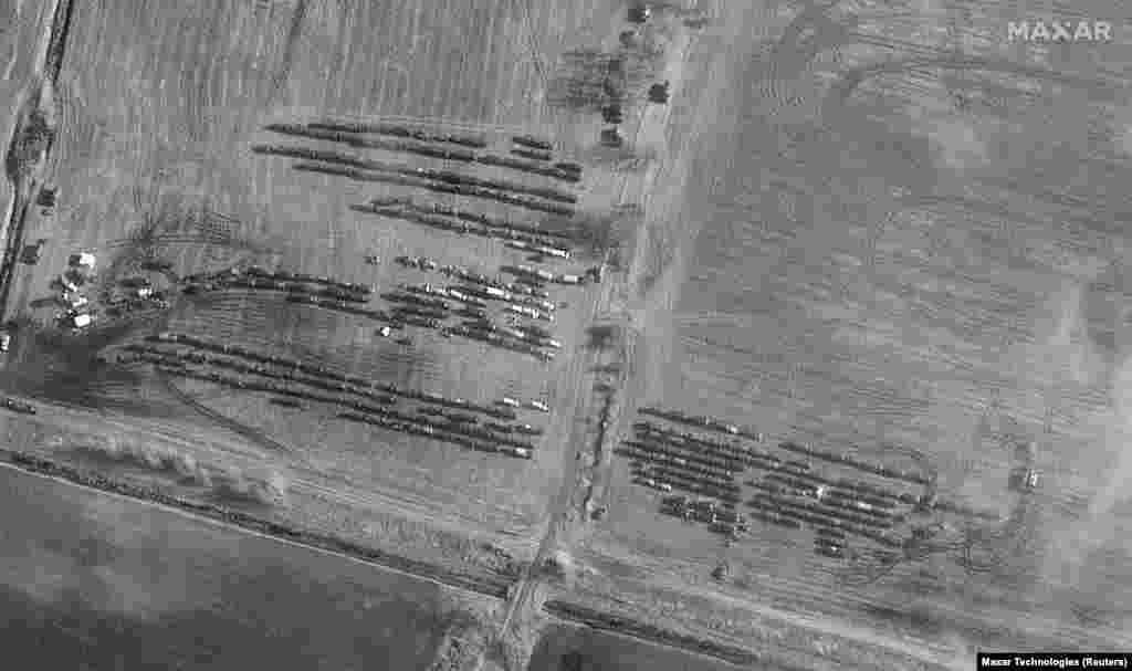 Forțe militare în preajma satului Hoiniki, în sudul Belarusului, aproape de granița cu Ucraina. 25 februarie