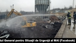 Pompierii continuă misiunea de lichidare a incendiului în Portul Internațional Liber Giurgiulești, 24 Ianuarie 2023