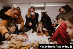 A Hazavárunk Alapítvány hetven olyan családdal dolgozik együtt, akinek valamelyik hozzátartozója börtönben van