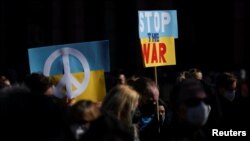 Протестиращи в Берлин на 13 март 2022 г.
