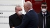 Presidenti turk, Recep Tayyip Erdogan duke e përshëndetur kryeministrin shqiptar, Edi Rama. Tiranë, 17 janar 2022. 