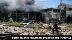 Zona industrială din Bahmut, Ucraina, după unbombardament rusesc, 27 mai 2022