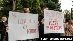 Protestë për kthim në shkolla