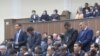Сотрудники министерства по делам культуры и спорта Узбекистана выслушивают оскорбления в свой адрес с опущенными головами. 