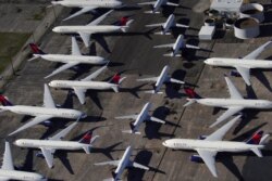 Aeroplanët jofunksionalë si pasojë e anulimit të fluturimeve.